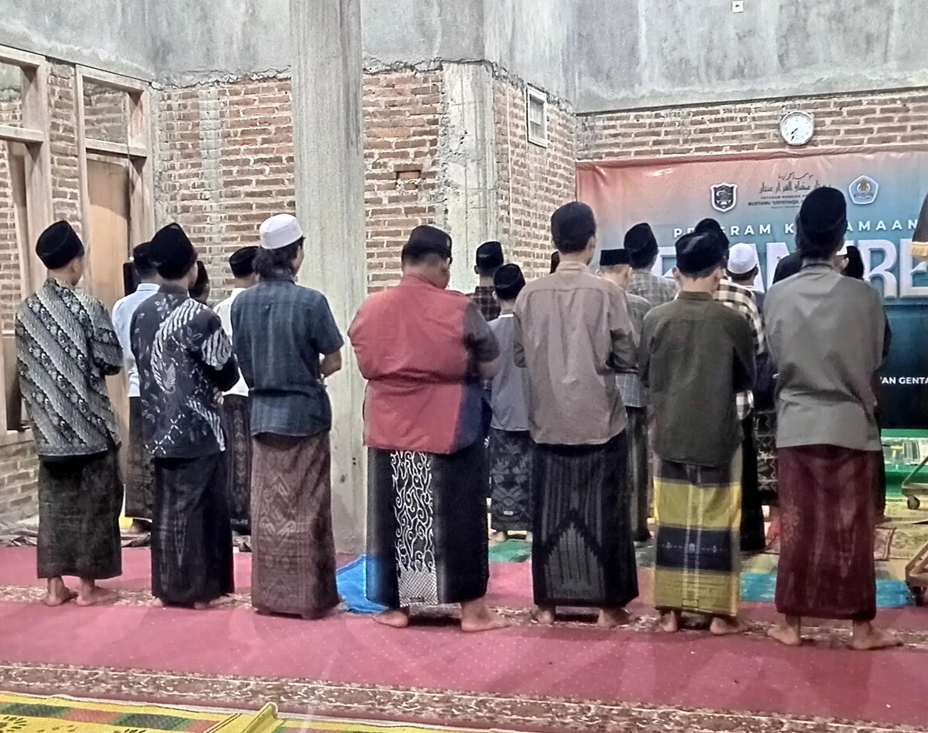 jamaah sholat fardhu